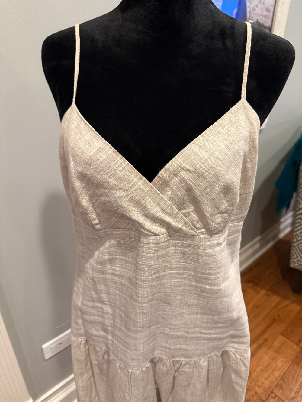Banana Republic tan linen maxi dress. Size 10. - Picture 2 of 5